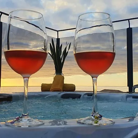 Palace Fernandes With Jacuzzi Ferienhaus Calheta (Madeira)