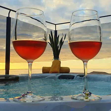 بيت للعطل Palace Fernandes With Jacuzzi *