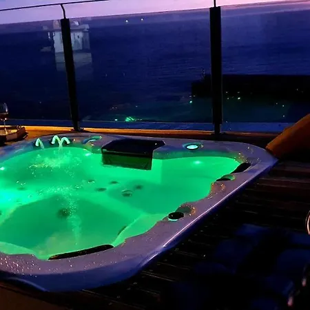 Palace Fernandes With Jacuzzi Ferienhaus *