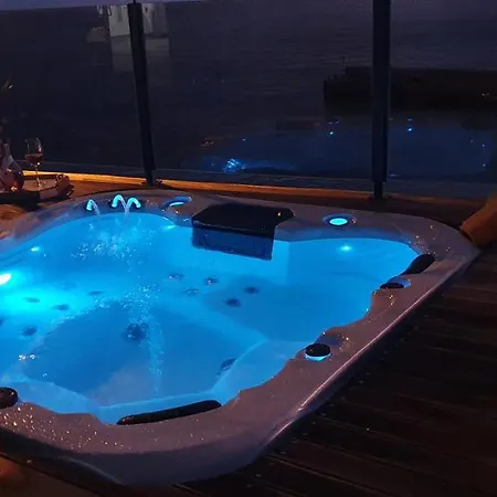 Palace Fernandes With Jacuzzi Ferienhaus *
