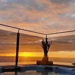 Palace Fernandes With Jacuzzi Calheta (Madeira)