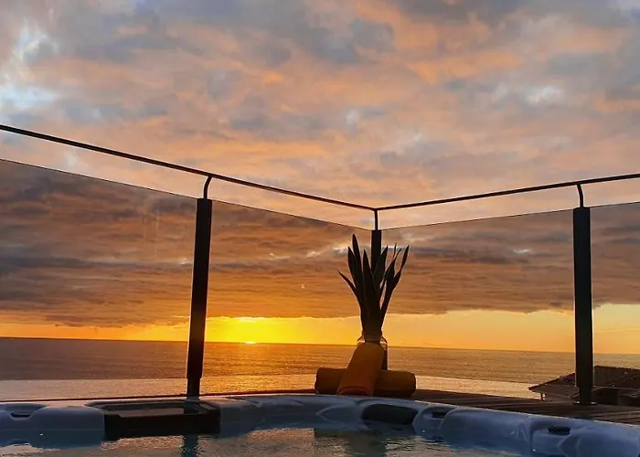 Palace Fernandes With Jacuzzi Calheta (Madeira)