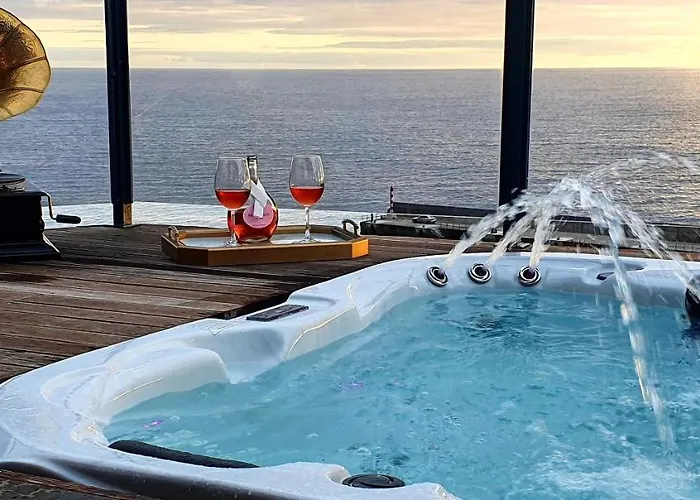 Casa de Férias Palace Fernandes With Jacuzzi Calheta (Madeira)