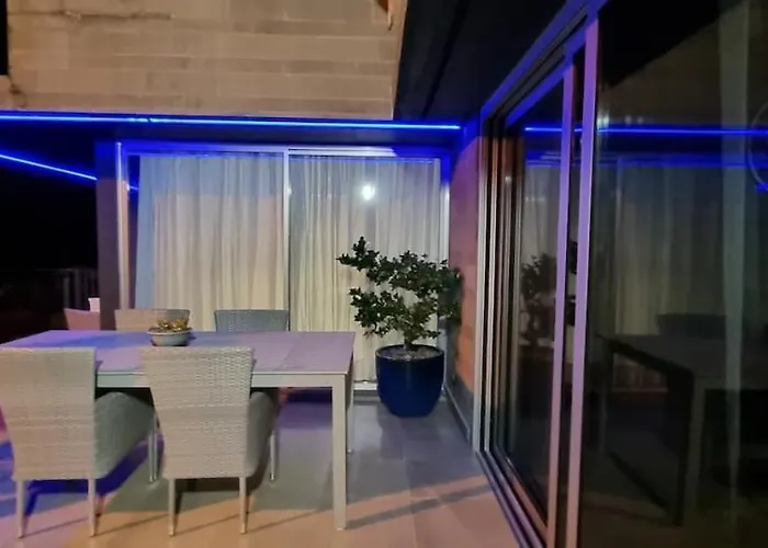 Palace Fernandes With Jacuzzi Calheta (Madeira)